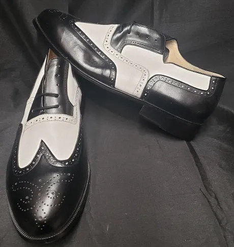 Garvin -- Men's Dress Oxford -- Black/White