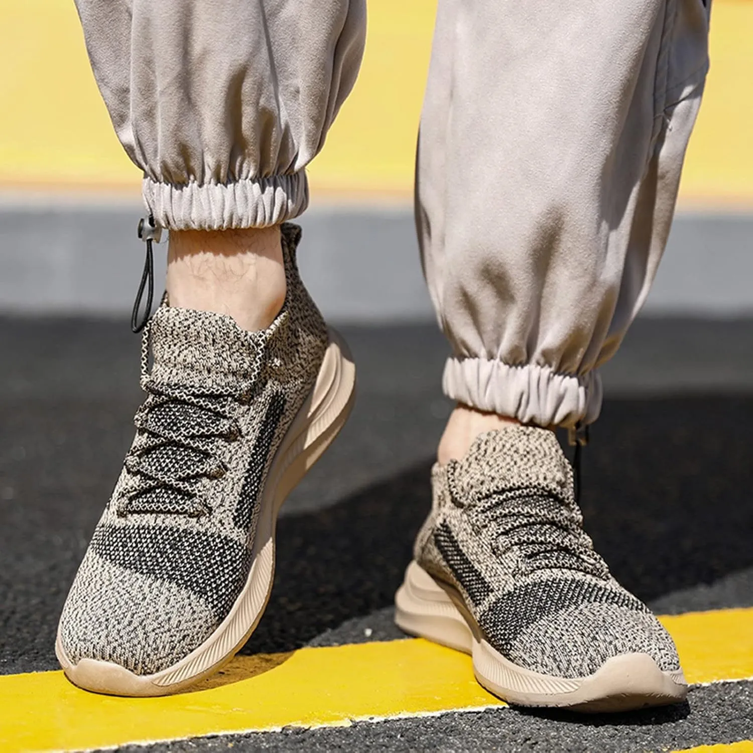 Men's Breathable Sock Shoes Fashion Fly Woven Mesh Sports Shoes Lightweight Workout Shoe Athletic Gym Sneakers