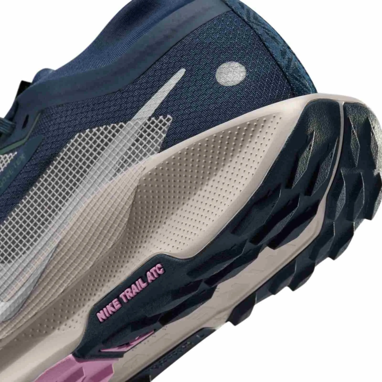 Nike Pegasus Trail 5 GORE-TEX Women's Waterproof Trail Running Shoes